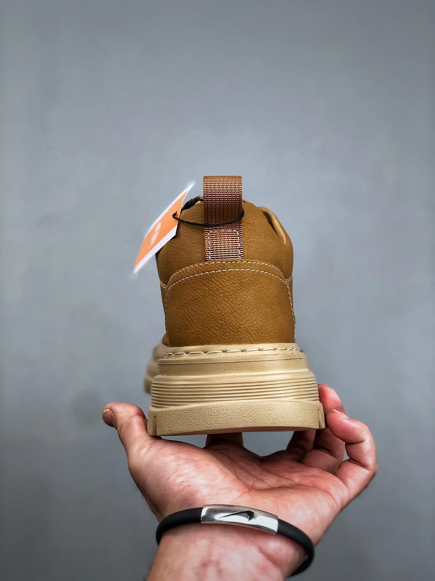 Local pickup 💰 520 supports store Timberland/Timberland classic 25ss new mid-top classic re-engineered brand new upgrade Guangdong factory quality original box original packaging The fabric is made of Italian top frosted cowhide with anti-odor and anti-corrosion genuine leather latex insoles to give you a perfect wearing experience quality and durable, a must-have for sportsmen Specially designed to treat handsome men High-quality feet feel first-class Exclusive supply Official product number: TB23066 Size: 39 40 41 42 43 44